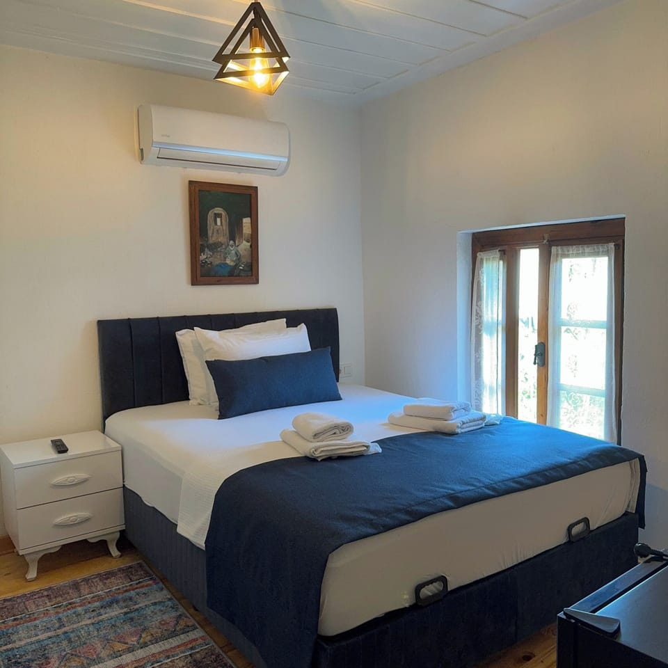 Basic Room | Minibar, free WiFi
