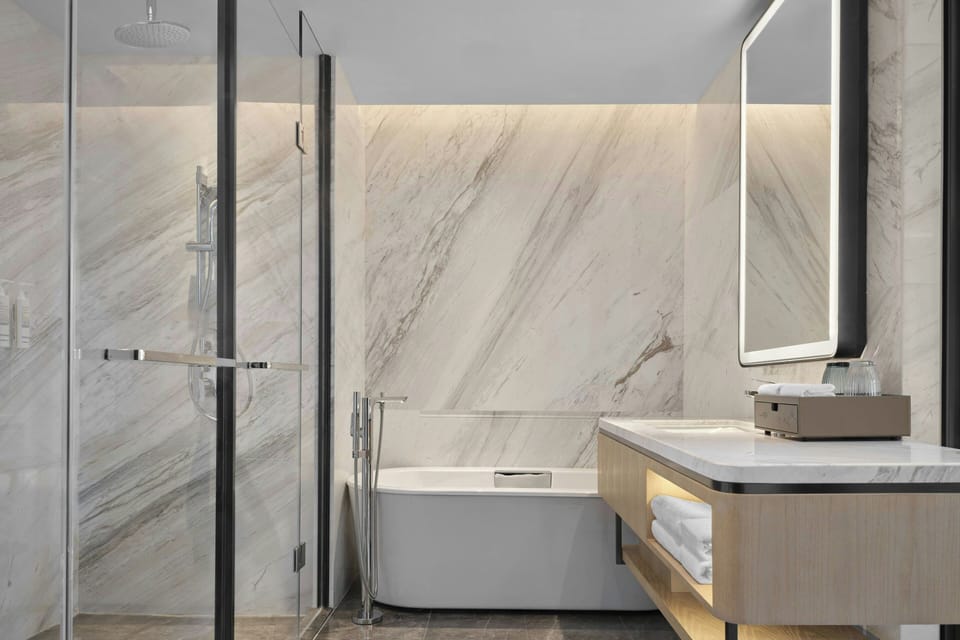 Junior Suite, 1 King Bed, Garden View | Bathroom | Slippers