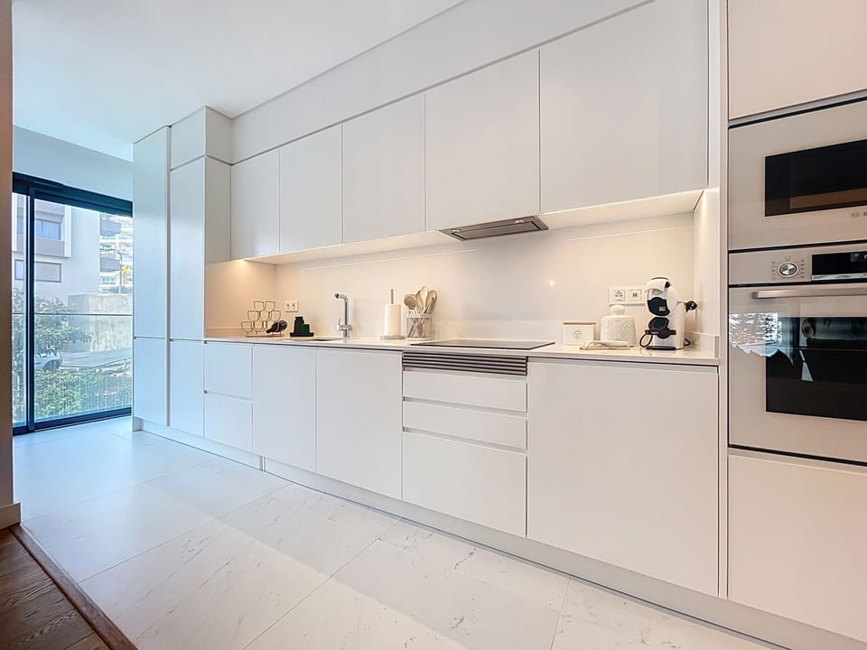 House | 2 bedrooms, desk