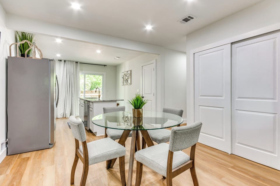 Dining Room | Dishware & Flatware