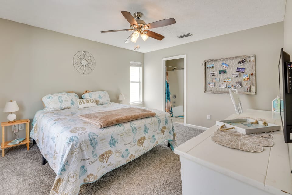 Bedroom 1 | King Bed