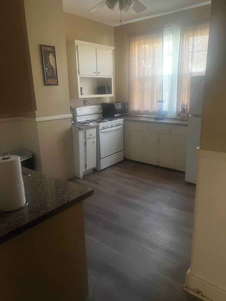Recent photo taken by our cleaning team, ensuring you see the home how it truly is.