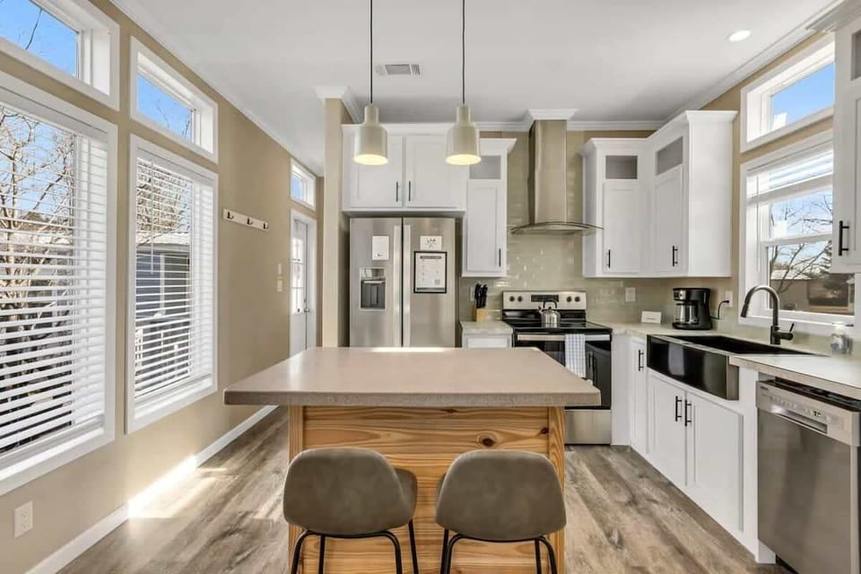 Kitchen and dining area