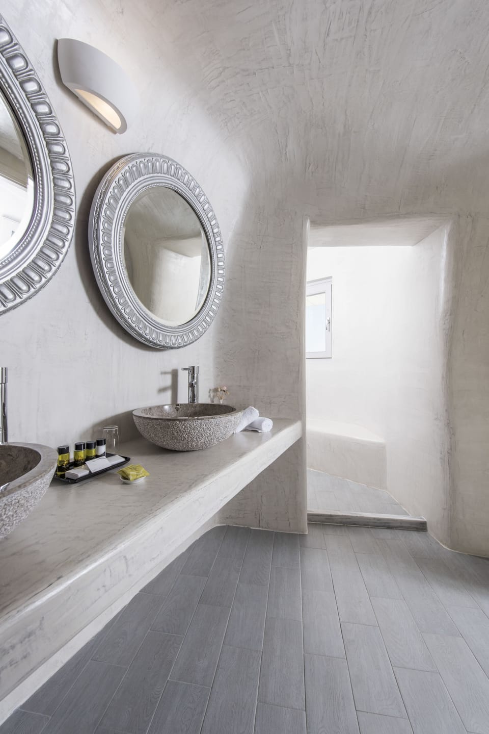 Ambition Suites Hotel in Oia