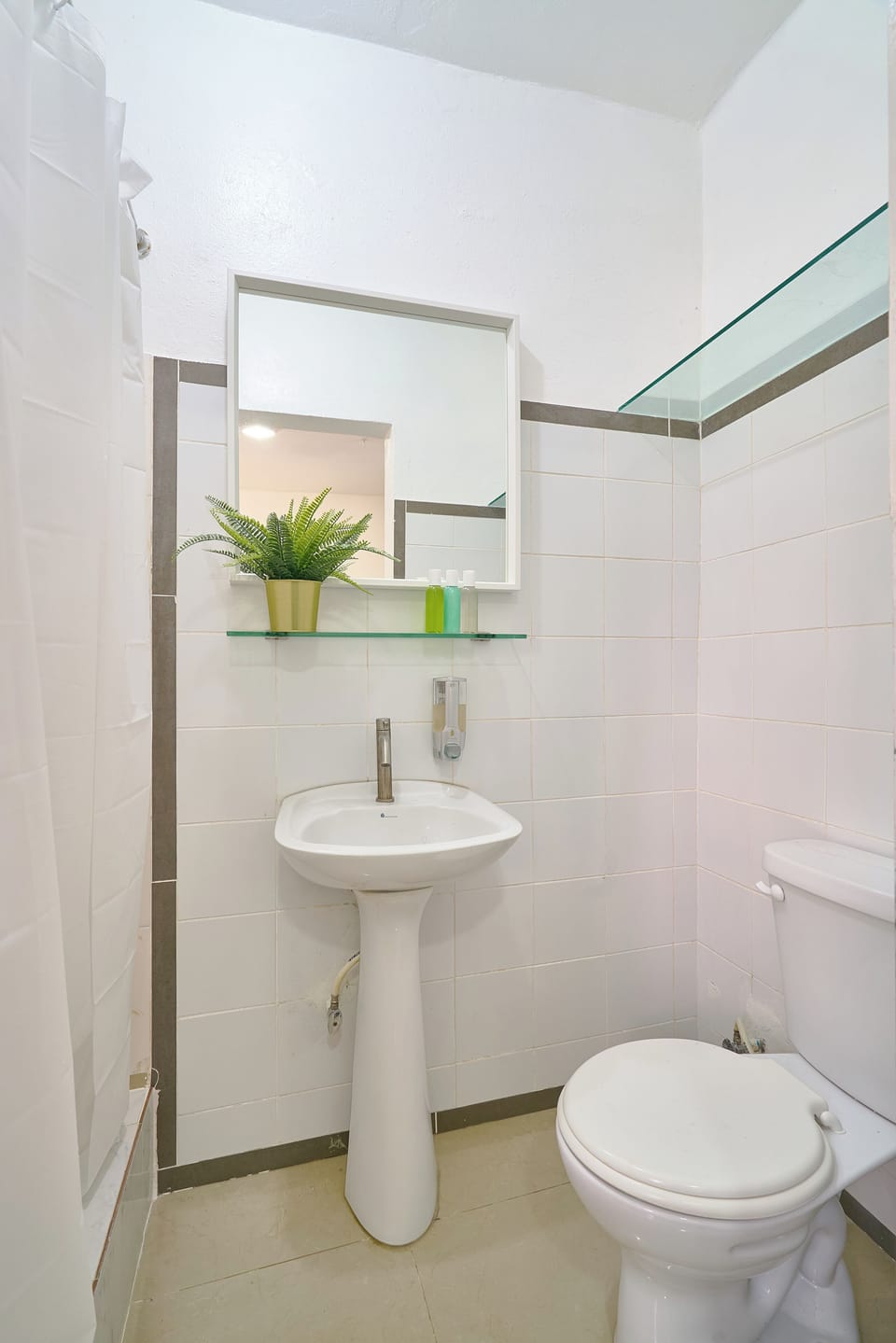 Deluxe Apartment, Non Smoking, Private Bathroom | Bathroom | Shower, towels, soap, shampoo