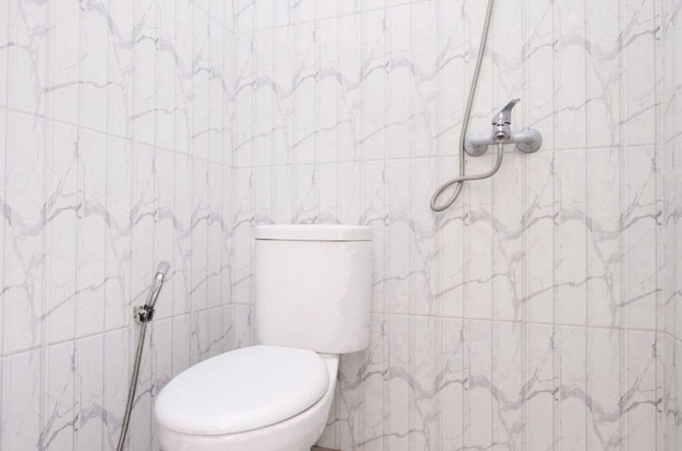 Superior Double Room | Bathroom | Combined shower/tub, towels, soap, shampoo