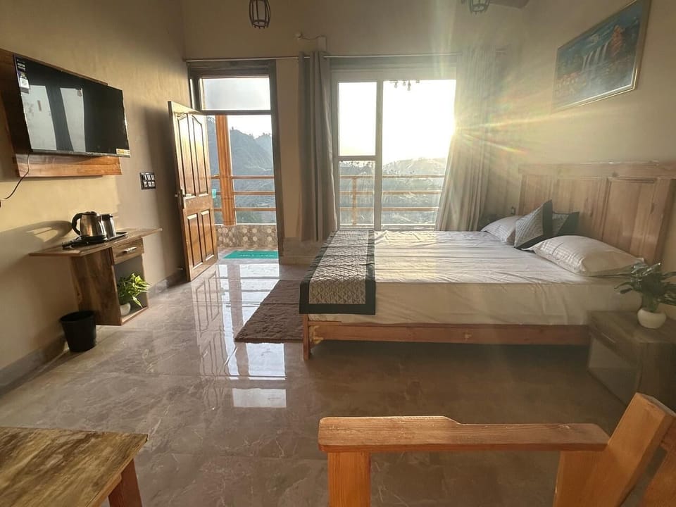 Deluxe Double Room, Mountain View | WiFi (free)