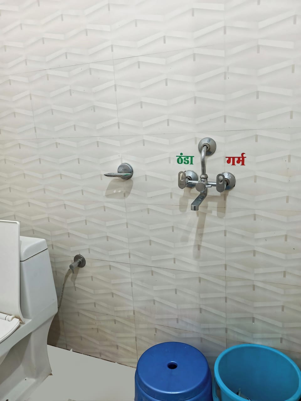 Triple Room, City View | Laptop workspace, soundproofing, WiFi (free)