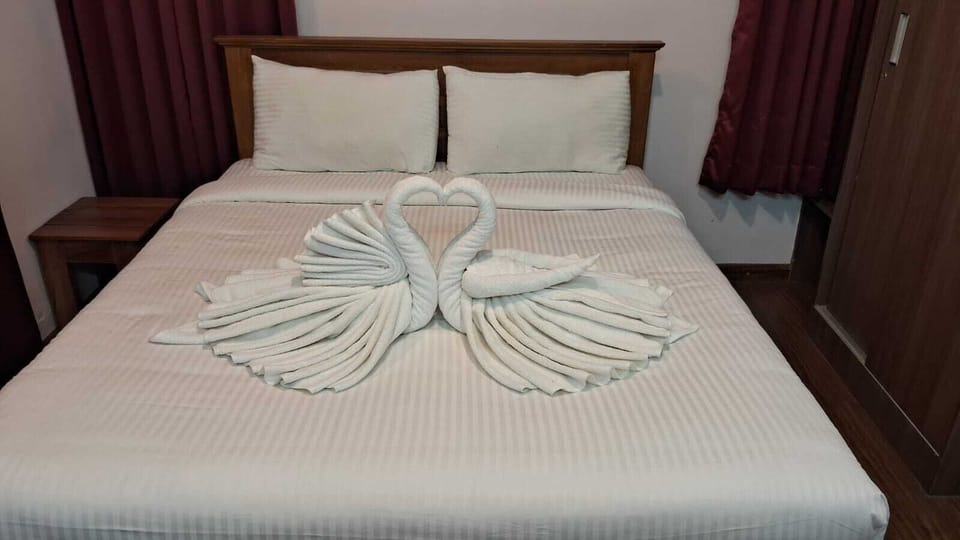 4 bedrooms, soundproofing, iron/ironing board, free WiFi
