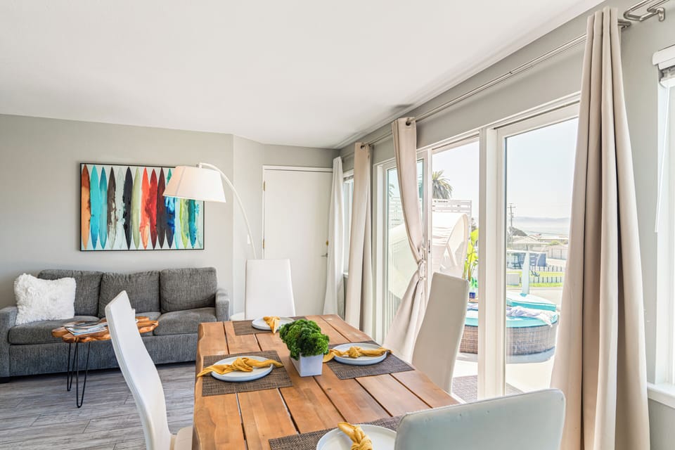 Open living space with stylish accents and natural light. (Cayucan Bungalow 225)