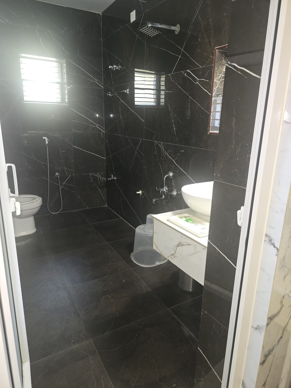 Standard Room | Bathroom | Free toiletries, towels, soap, shampoo