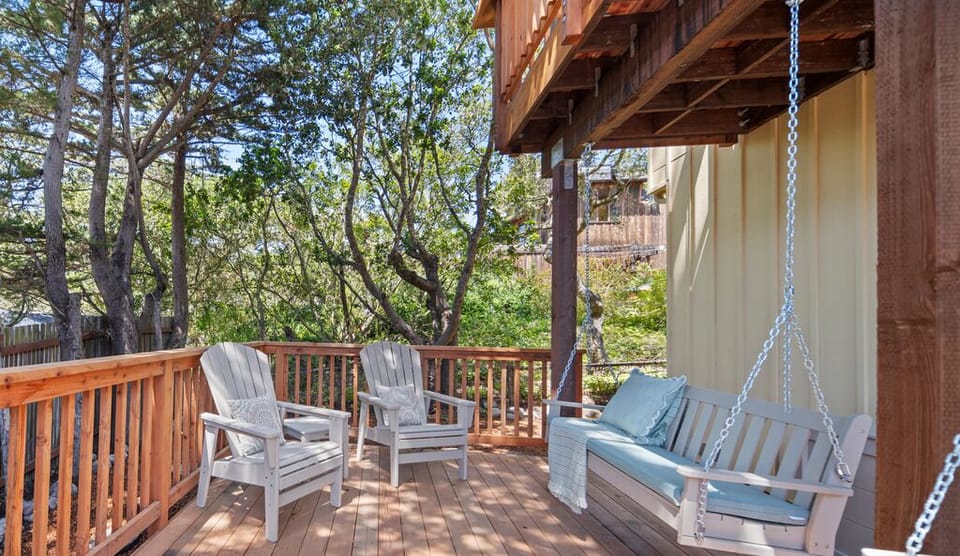Lower deck