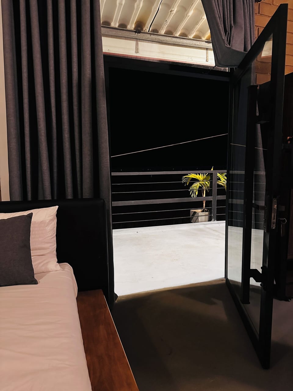 Deluxe Room | Desk, laptop workspace, free WiFi, bed sheets