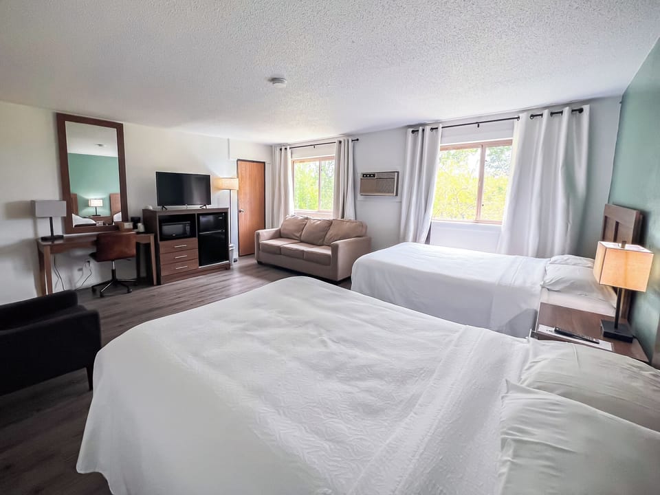 Comfort Room | Free WiFi, bed sheets