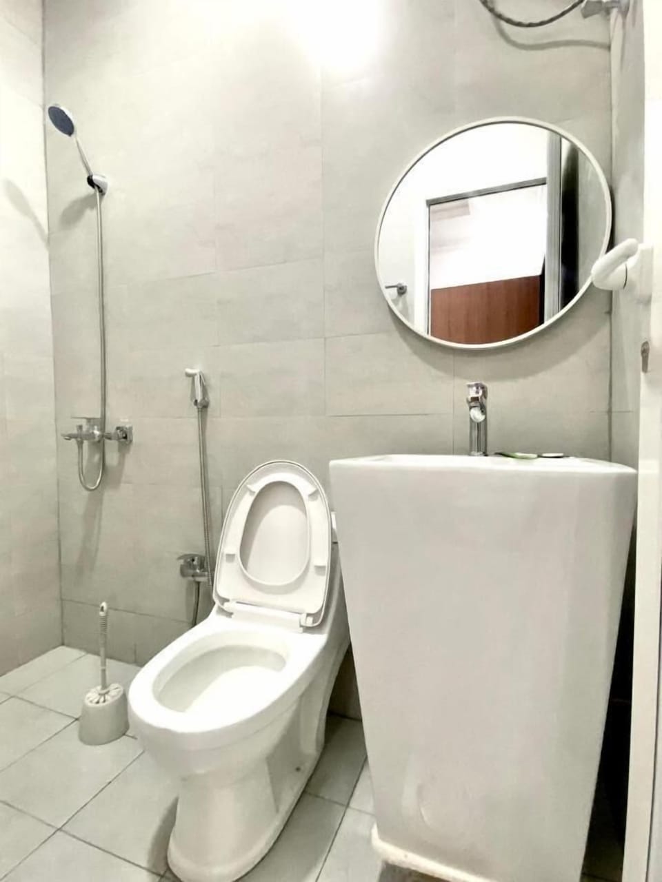 Double or Twin Room | Bathroom | Slippers