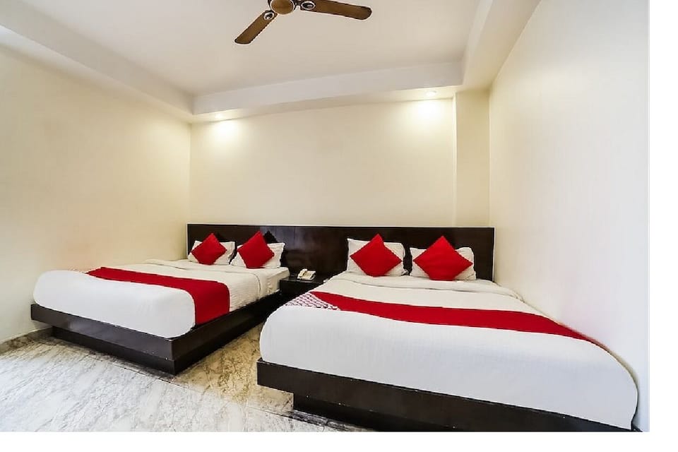 Deluxe Triple Room | Desk, laptop workspace, free WiFi