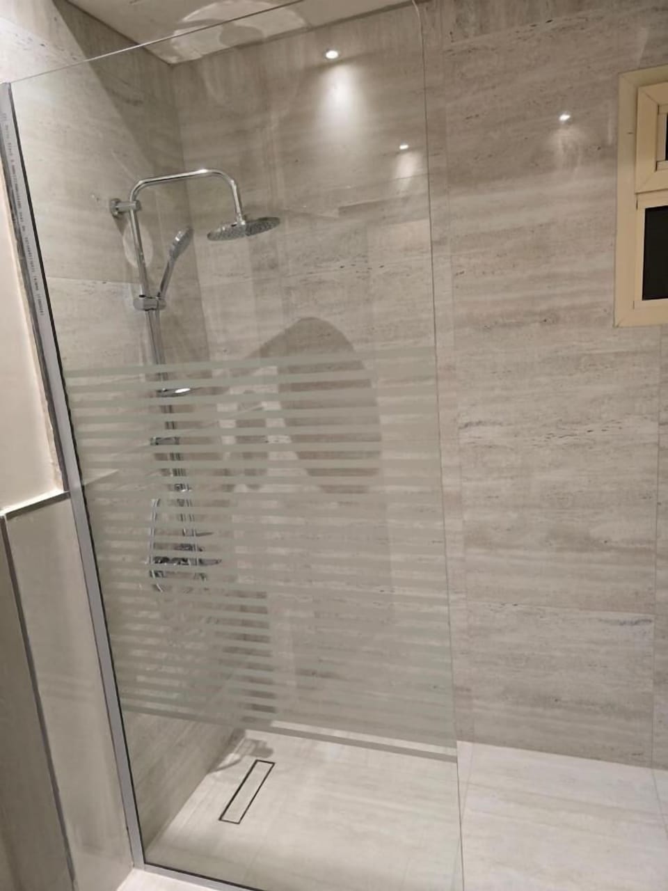 Double or Twin Room | Bathroom | Hair dryer, soap, toilet paper