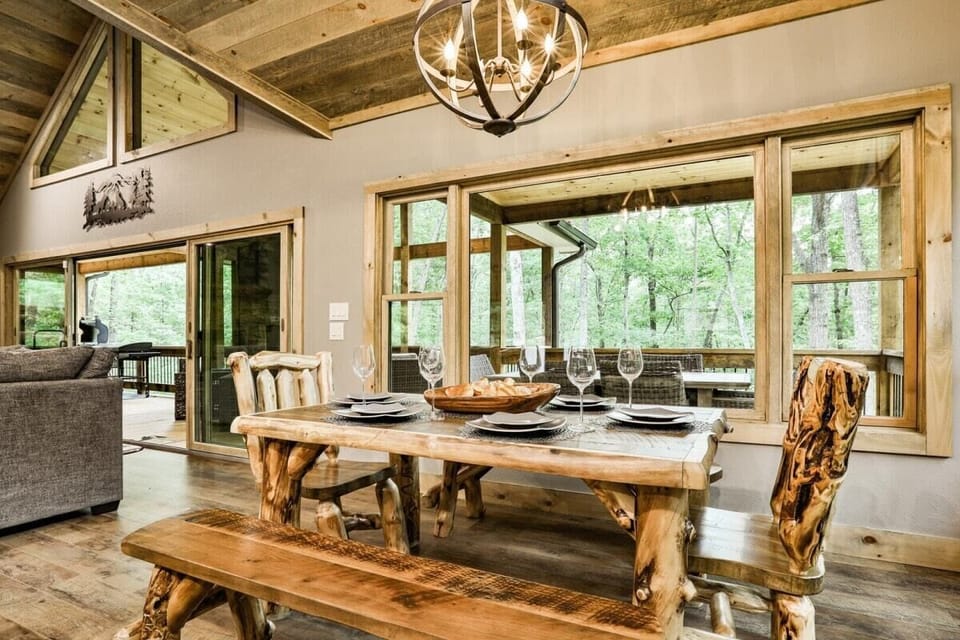 Enjoy your dinner with a view!