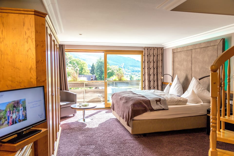 Duplex, Balcony | Hypo-allergenic bedding available, minibar, in-room safe, desk