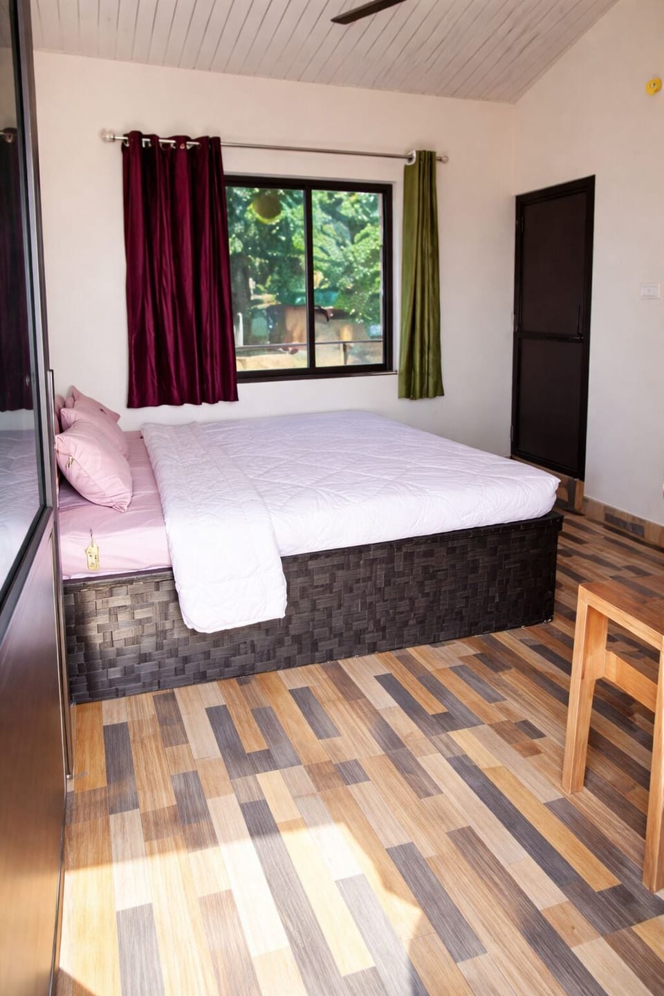 Deluxe Double Room | Hypo-allergenic bedding, desk, laptop workspace, bed sheets