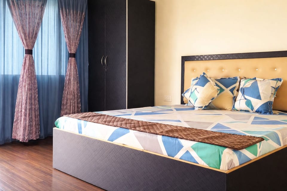 Deluxe Double Room, Multiple Beds | Hypo-allergenic bedding, desk, laptop workspace, bed sheets