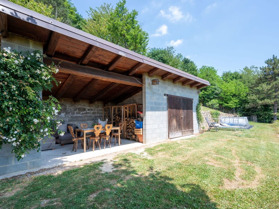 Wood, Door, Rural Area, Cottage, Groundcover, Shade, Garden Buildings, Garden, Concrete, Farmhouse