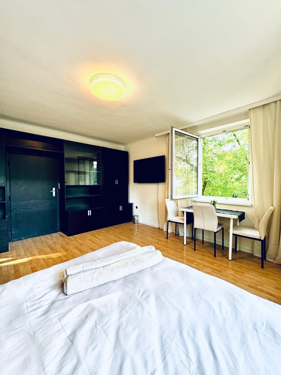 Basic Room | Iron/ironing board, free WiFi
