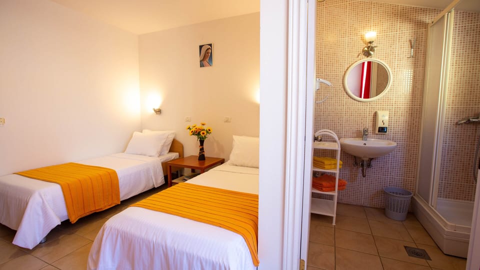 Classic Double Room, Balcony | Desk, soundproofing, free WiFi