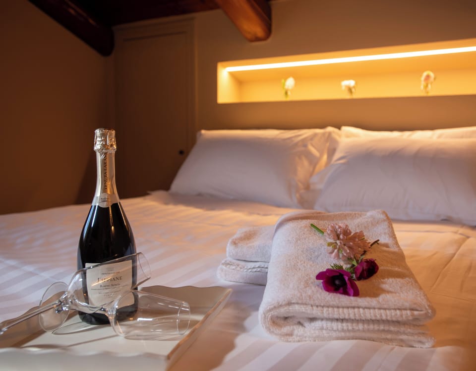 Suite | Premium bedding, down comforters, minibar, in-room safe