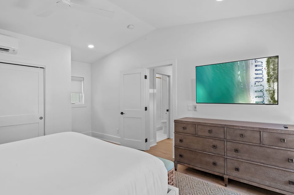 The Jackson House - Seagrove - Bedroom #3 (King)