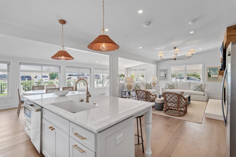 The Jackson House - Seagrove - Open Space Living/Dining/Kitchen Area