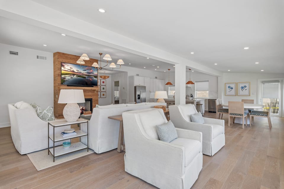 The Jackson House - Seagrove - Open Space Living/Dining/Kitchen Area