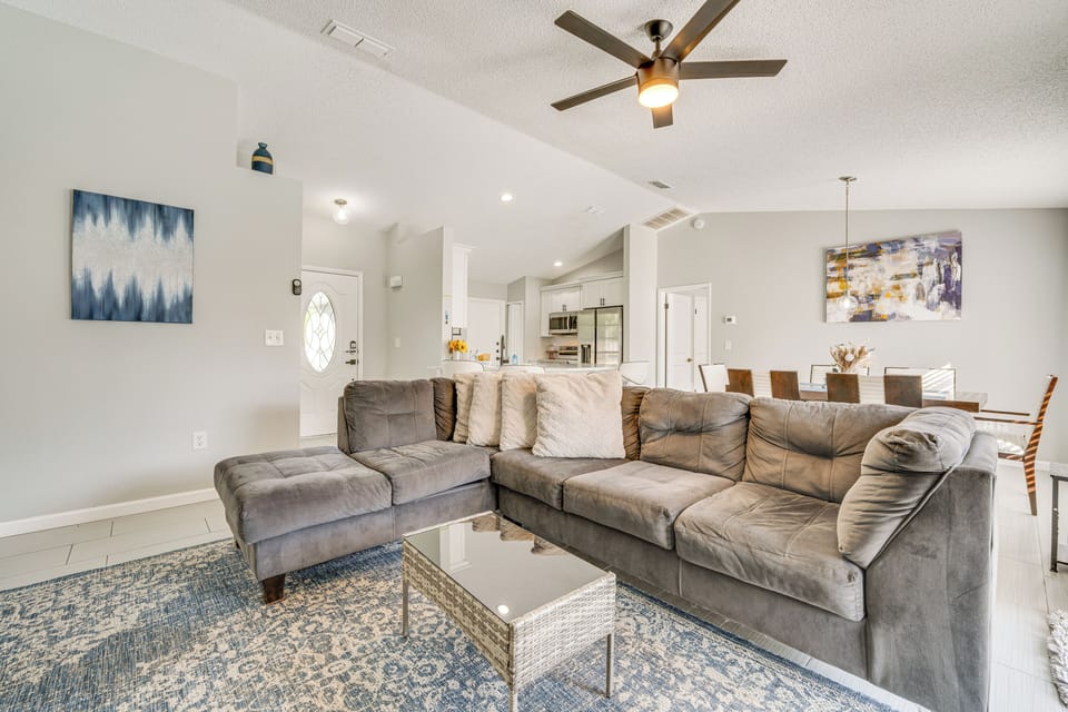 House (4 Bedrooms) | Interior