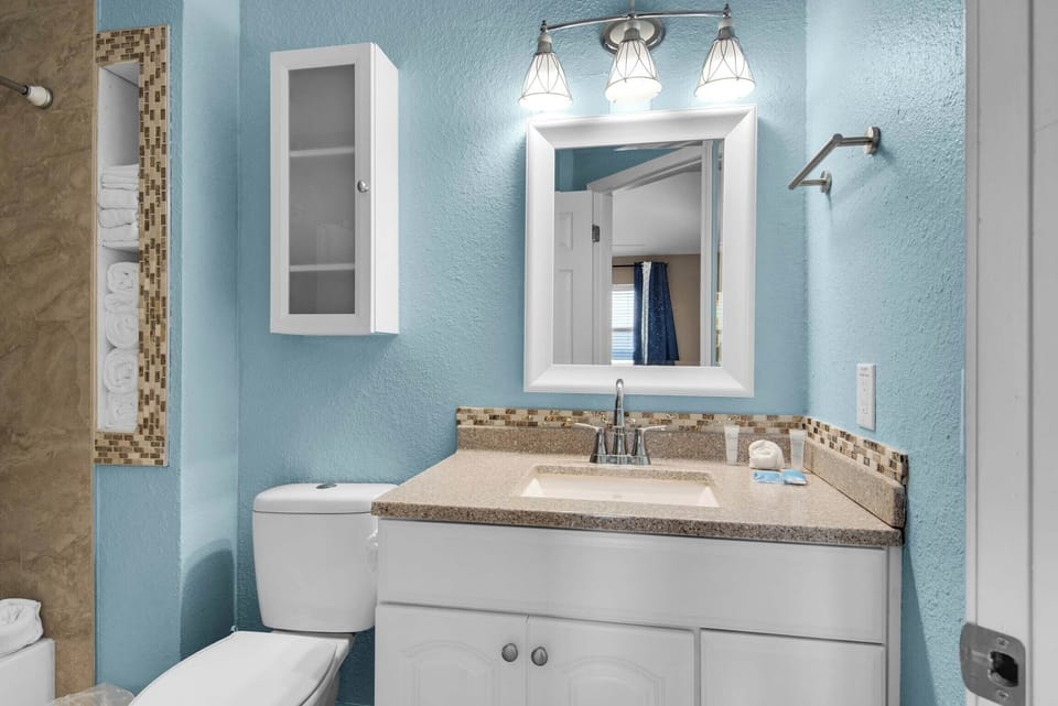 Primary ensuite bathroom