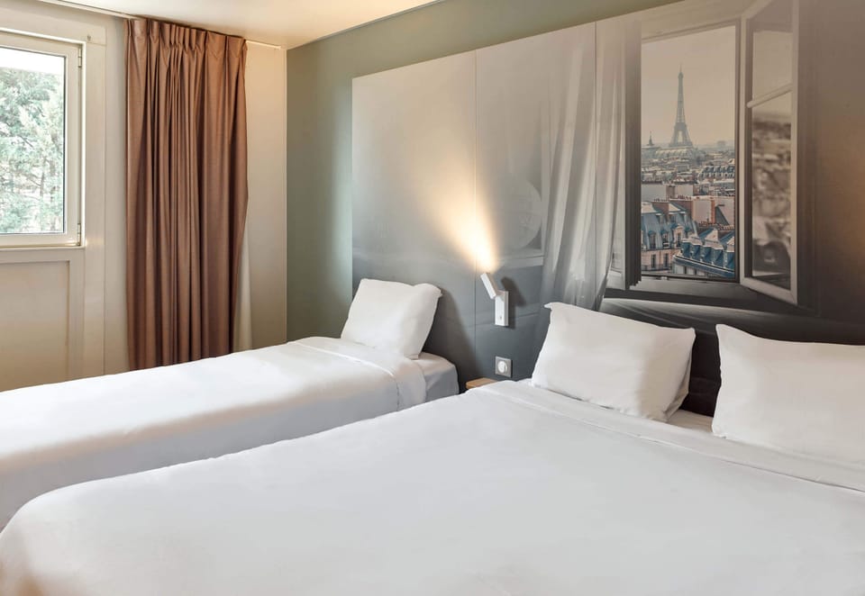 Triple Room, Non Smoking | Premium bedding, desk, soundproofing, free WiFi