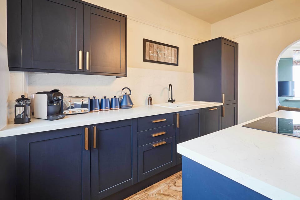 Twelve On The Terrace, Newbiggin-by-the-Sea - Host & Stay