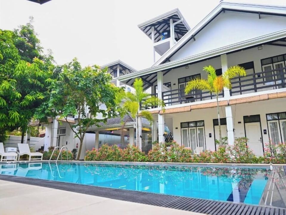 Wetland Resort Hotel in Negombo