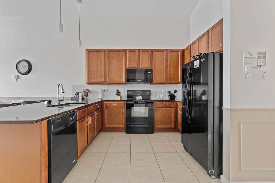 This fully equipped Kitchen has an open-concept style with an integrated living room and dining area, so you can have a great time with your family while cooking your favorite receipt. 