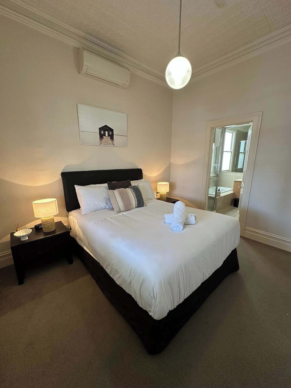 Bedroom 1 - Queen Bed 