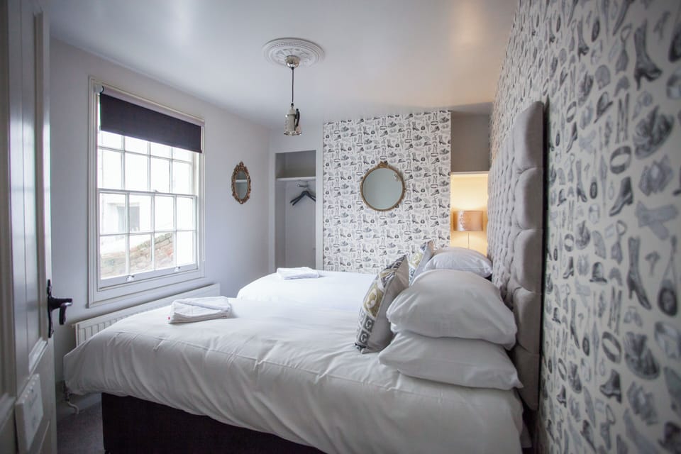 Room, 1 Bedroom, Shared Bathroom (The Curiouser and Curiouser Room)