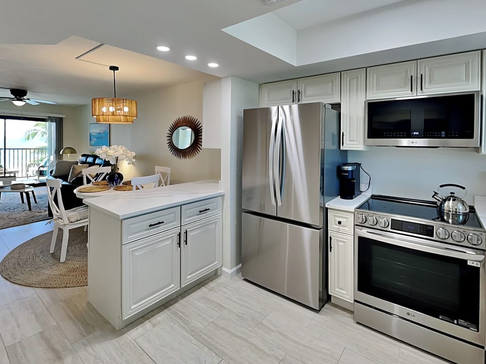 Fully Equipped Kitchen with Stainless Steel Appliances