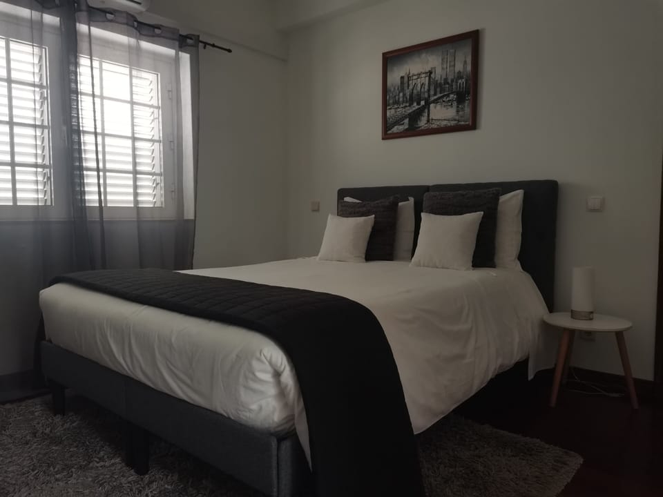 Panoramic Villa, 6 Bedrooms, Private Pool, Lake View | Minibar, WiFi (free), bed sheets