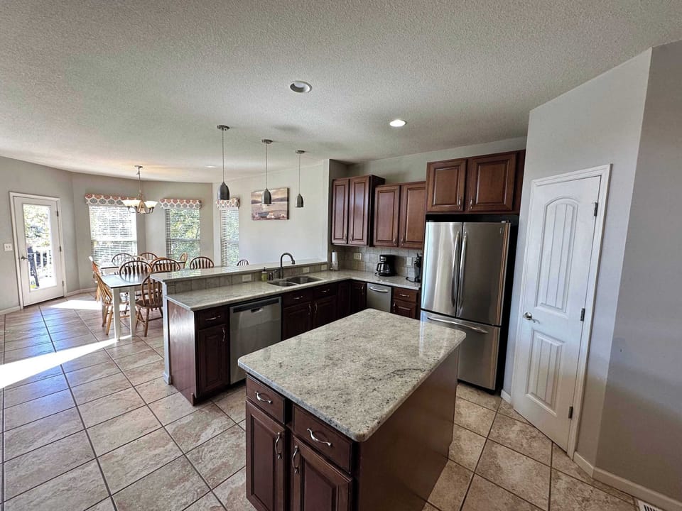 House, Multiple Beds, Patio (Lake it Easy) | Private kitchen | Fridge, microwave, oven, stovetop