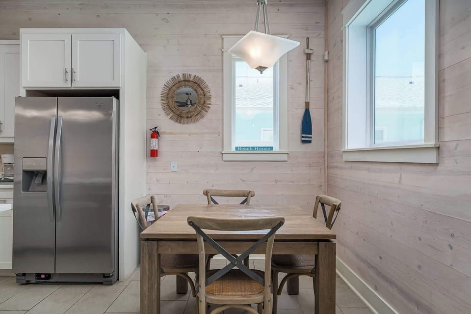 Adorable little dining area.