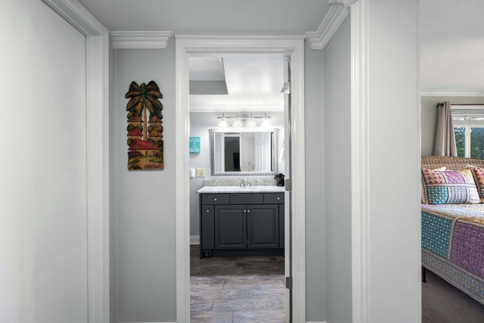 House, Multiple Beds, Patio (Lakeside Oasis) | Interior