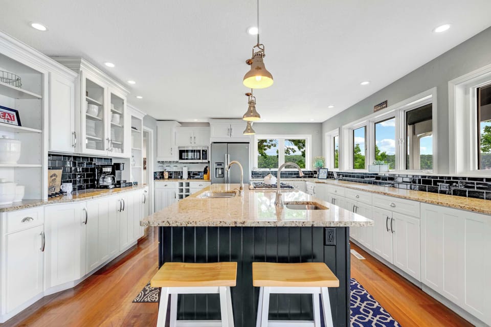 House, Multiple Beds, Hot Tub (The Tiki House) | Private kitchen | Fridge, microwave, oven, stovetop