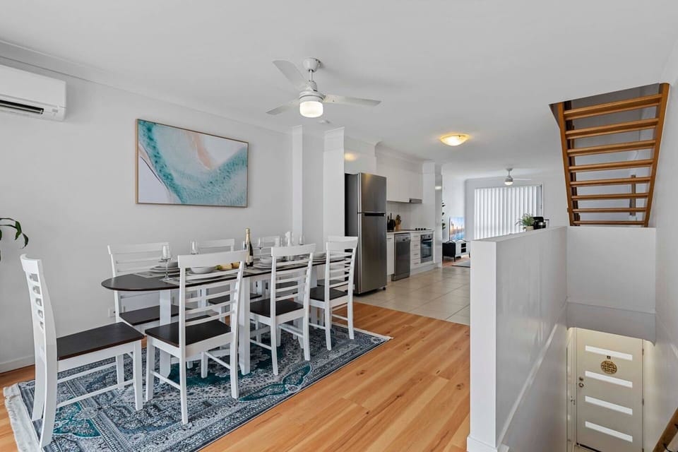 Dining area with seating for 8, air-conditioning.