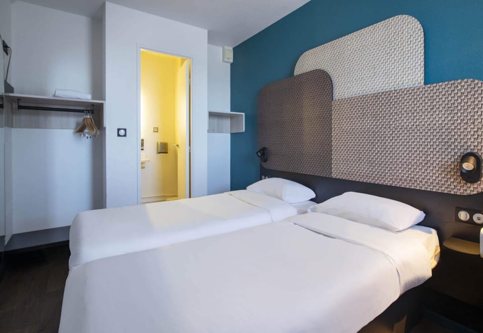 Twin Room, Non Smoking | Premium bedding, desk, soundproofing, cribs (free)