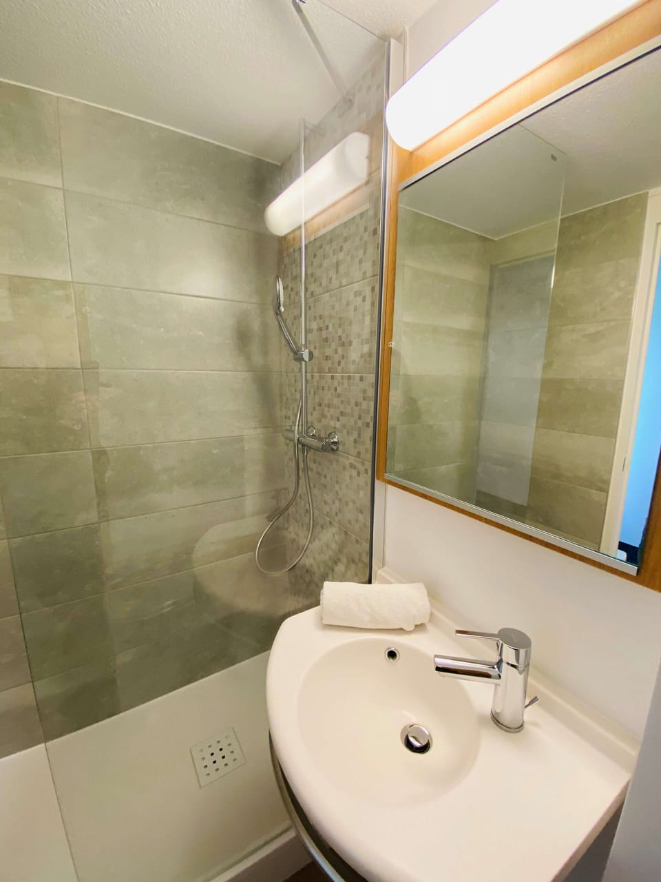 Eco-friendly toiletries, towels