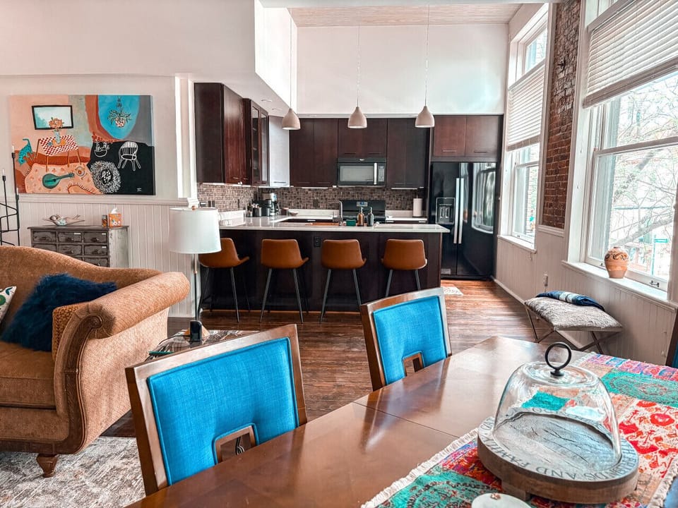 Bright and stylish decor